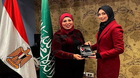 مصر تكرّم طبيبة سعودية شاركت في بحث حظي بإشادة «الصحة العالمية»