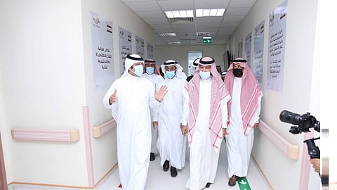 بالصور.. تدشين مركز لقاحات «كورونا» بالمستشفى الجامعي في الخرج