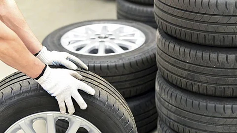 كيف تعرف عمر إطارات سيارتك؟