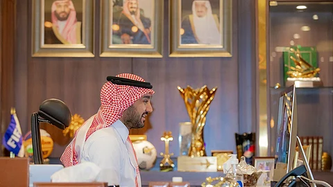 الفيصل يبحث آليات التعاون الرياضي مع السفير الفرنسي