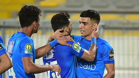 جناح الهلال السابق يكشف حقيقة التمرد على الزمالك