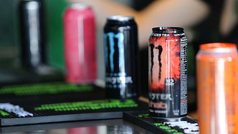 مشروبات الطاقة.. 5 مخاطر تهدد الأطفال والمراهقين