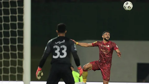 بالفيديو.. النصر يضرب الأهلي بهدف نظيف في شوط أول باهت