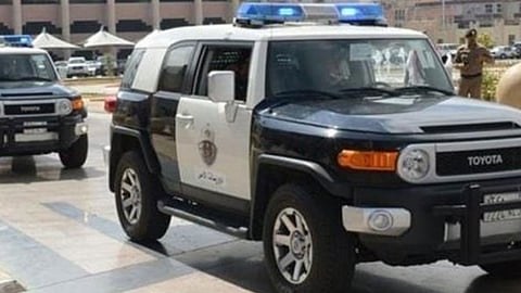 ارتكبوا 17 حادثًا.. القبض على 4 مواطنين بالرياض امتهنوا سرقة المنازل والاستراحات