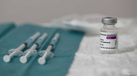 أسترازينيكا: لا يوجد دليل على أن اللقاح يزيد من خطر الإصابة بجلطات الدم