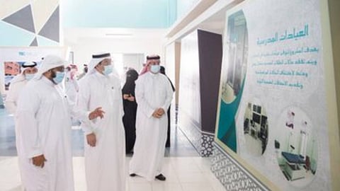 بالصور.. وزير التعليم يفتتح 100 مشروع تعليمي بالمدينة المنورة