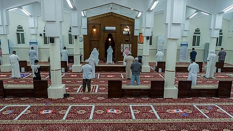 بقرار من وزارة الشؤون الإسلامية.. غلق مؤقت لـ11 مسجدًا بـ7 مناطق