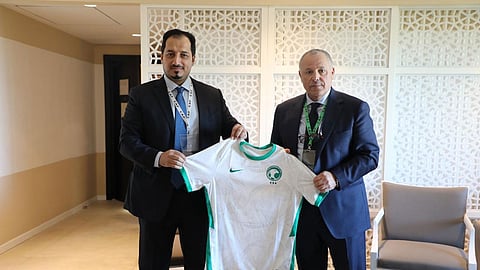 «المسحل» يلتقي بعدد من أعضاء المكتب التنفيذي لـ«فيفا»