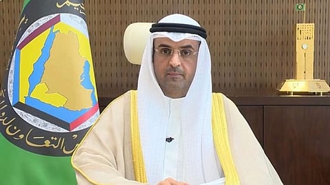 الحجرف يشدد على تفعيل آلية العمل العسكرية المشتركة لمجلس التعاون