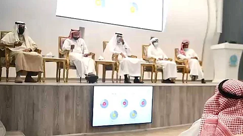 بالصور.. جامعة جازان تستحدث برنامجًا لإدارة أداء الكليات