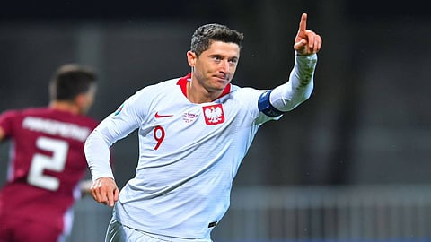 ليفاندوفسكي مهدد بالغياب عن بولندا في موقعة ويمبلي