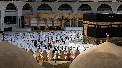 مصادر «عاجل»: إلزام الراغبين في الحج بأخذ لقاحات كورونا المعتمدة