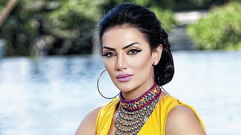 حورية فرغلي تجري جراحة تجميلية ثالثة في أنفها لتأهيل العظام