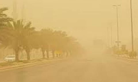 «الأرصاد» عن طقس الاثنين: رياح مثيرة للأتربة وسحب رعدية على بعض المناطق