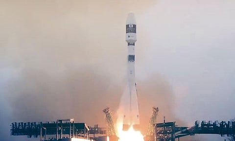 بالصور.. شاهد نجاح إطلاق القمر السعودي شاهين سات