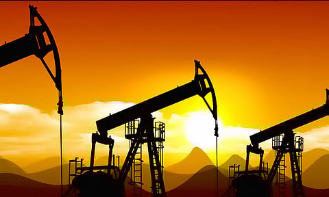 انخفاض في أسواق النفط العالمية بسبب أزمة قناة السويس