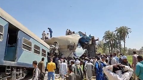 فيديو للحظات الأولى بعد حادث تصادم قطارين في صعيد مصر