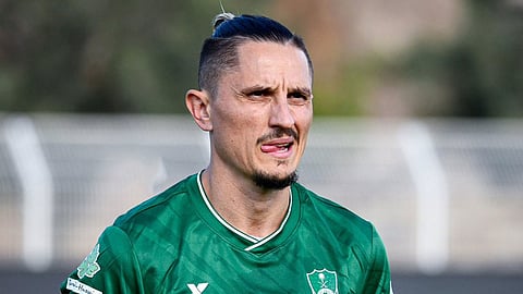 «الأهلي» يُعلن إصابة الصربي فييسا بكورونا وتعذر عودته إلى جدة