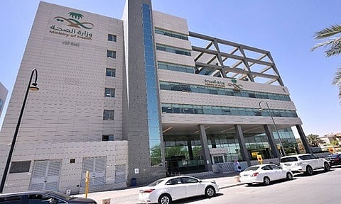 «الصحة» تطالب بالالتزام بالاحترازات: سبيل الوصول بالمجتمع لبر الأمان