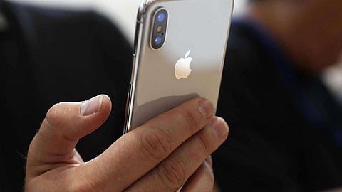 ثغرة أمنية خطيرة.. وتعليمات من «أبل» لمستخدمي الآيفون