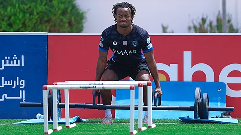 «الهلال» يريح الدوليين 3 أيام