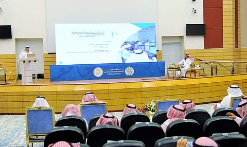 بالصور.. رئيس جامعة جازان يفتتح ورشة التحول «للفصول الثلاثة»