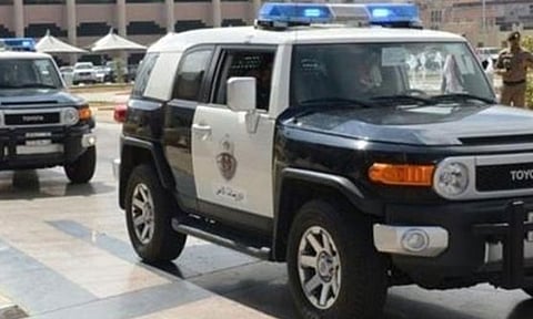 الإطاحة بمقيم في الرياض سرق تجهيزات مكتبية وأجهزة إلكترونية من مدارس