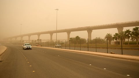 المركز الوطني للأرصاد: 3 مناطق بالمملكة تتأثر بأتربة مثارة