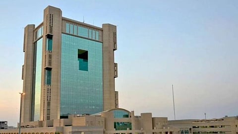 إغلاق 98 منشأة مخالفة للإجراءات الاحترازية في جدة