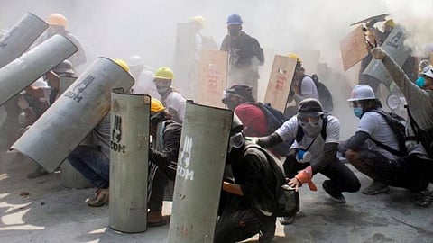 أزمة ميانمار.. مقتل 6 رجال شرطة في هجوم لمتظاهرين على مركز أمني