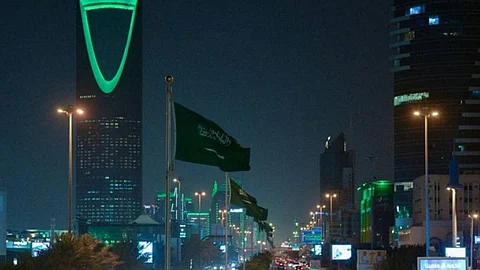 أخبار السعودية اليوم.. وزارة التعليم تعلن 5 ضوابط لفتح بطاقة الترقية للوظائف الإدارية.. ورفع الطاقة الاستيعابية لـ«الحرم» إلى 50 ألف معتمر و100 ألف مصلٍّ
