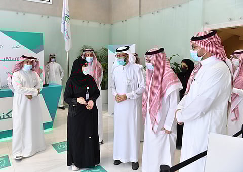 رئيس الهيئة العامة للغذاء والدواء يفتتح معرض «سكني» بمقر الهيئة