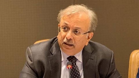 «المعلمي» يناقش القضايا ذات الاهتمام المشترك مع وزير خارجية المالديف
