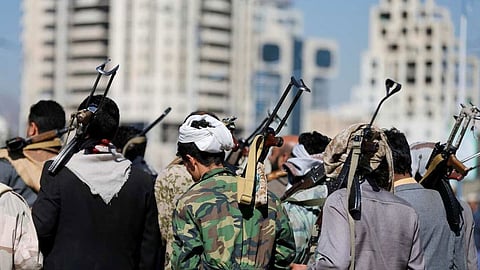 سقوط قتلى حوثيين.. الجيش اليمني يطرد الميليشيات من مواقع جديدة