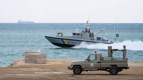 إحباط تهريب 245.7 كيلو جرامًا من مخدر الهيروين بمحافظتي جدة ورابغ