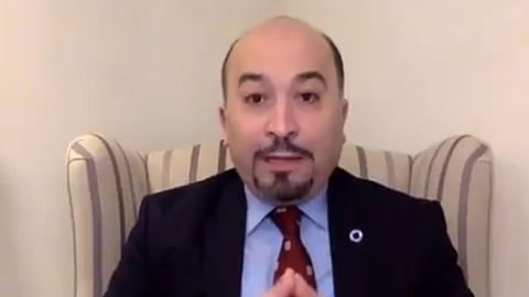 باحث في العلاج المناعي يوضح العلاقة بين لقاح أسترازينيكا والتجلطات