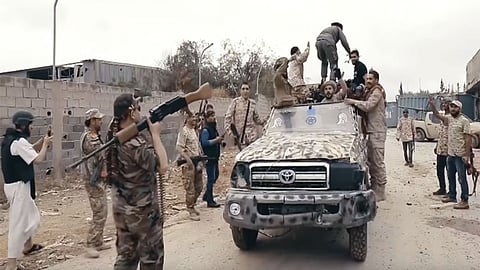 محلل سياسي: الحكومة الليبية الجديدة تواجه صعوبة في ردع الميليشيات بطرابلس