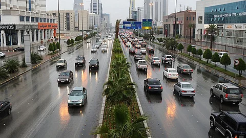 «الأرصاد» عن طقس الخميس: أمطار رعدية ورياح مغبرة على بعض المناطق