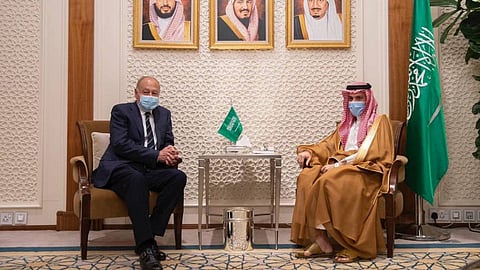 وزير الخارجية يبحث مع أحمد أبوالغيط مجمل الأوضاع على الساحتين العربية والدولية