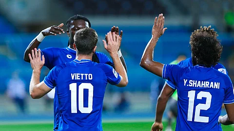 الهلال يقص شريط أبطال آسيا بتعادل مخيب أمام أجمك الأوزبكي