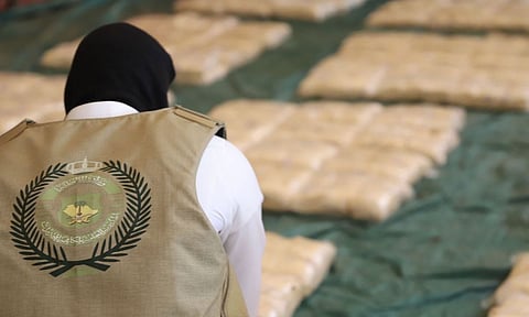 إحباط تهريب 5.2 مليون قرص مخدر مخبأة داخل شحنة فاكهة