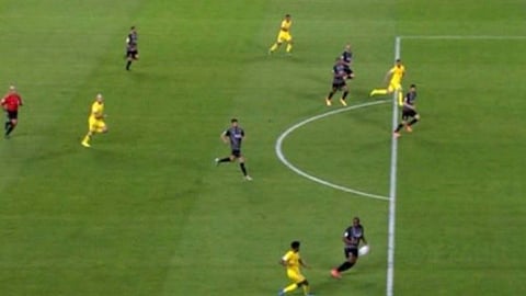 ركلة جزاء حمدالله تشعل الخلاف بين النصر والسد والاتحاد الآسيوي