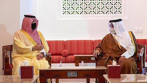 وزير الداخلية وولي عهد البحرين يبحثان علاقات التعاون وسبل تنميتها في مختلِف المجالات