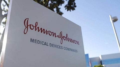 «جونسون آند جونسون».. الأدوية الأوروبية تحسم الجدل: فوائد اللقاح تفوق مخاطره بكثير