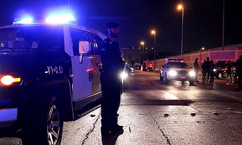 فتاة بعسير تقدم على إيذاء نفسها.. وشرطة المنطقة توضح الملابسات