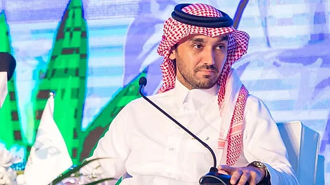 وزير الرياضة يُكلف الرئيس التنفيذي للأهلي بتسيير أمور النادي بعد استقالة مؤمنة