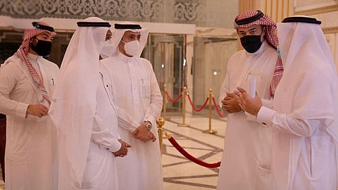 نائب وزير الحج يتفقد سير عمل توقيع عقود التأسيس الخاصة بشركات أرباب الطوائف