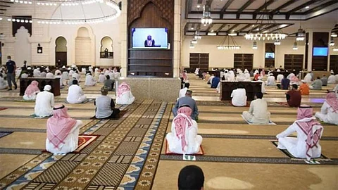 إغلاق 12 مسجداً مؤقتاً في 6 مناطق لإصابة مصلين بفيروس كورونا