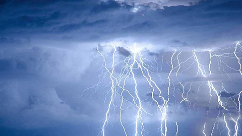 الأرصاد: 8 مناطق تتأثر بسحب رعدية ممطرة اليوم الخميس