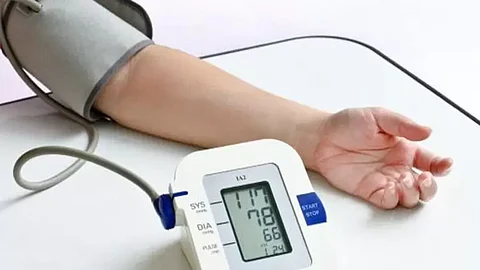 النمر: تناول حبوب منع الحمل يستدعي مراقبة ضغط الدم